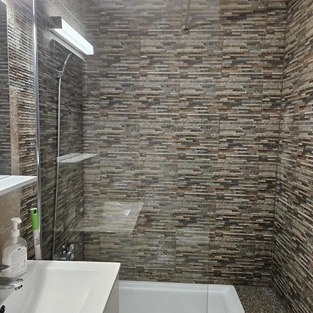 Simple Self Check In Villa Bucharest