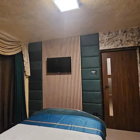 Simple Self Check In * Бухарест